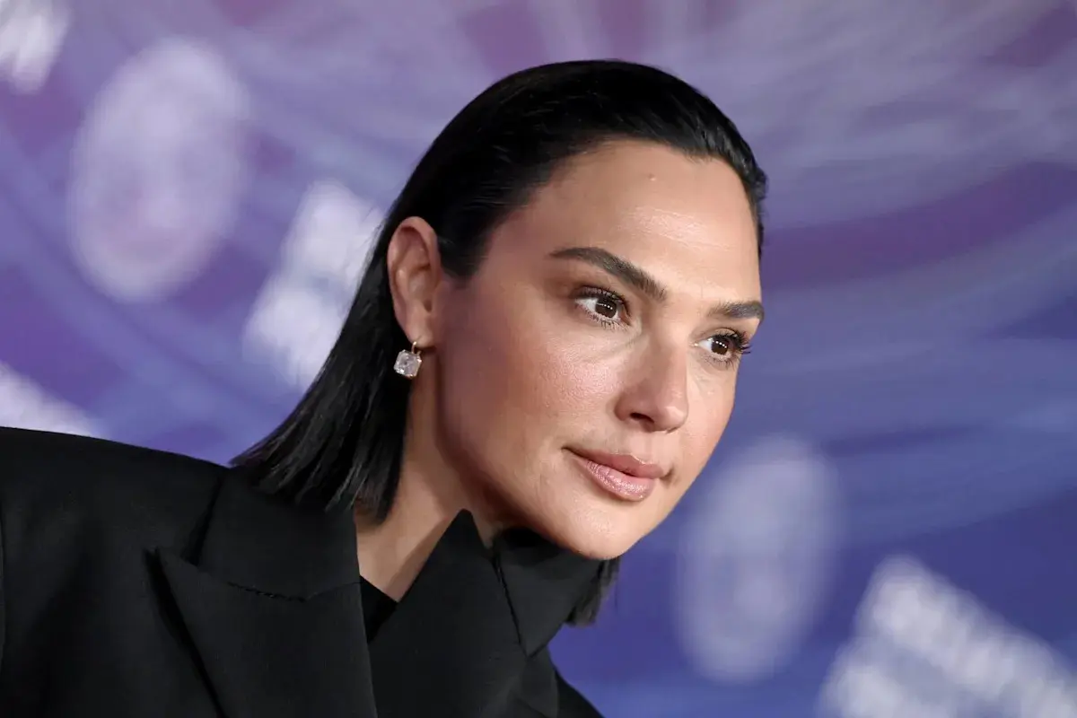 Gal Gadot's New Netflix Thriller 'In the Hand of Dante' Receives Harsh Criticism