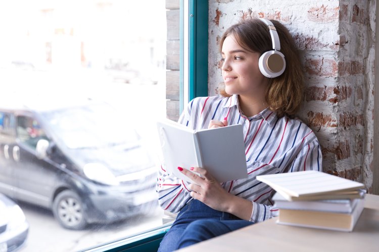 Revolutionizing Reading: How Audiobooks Benefit Dyslexic UK Students